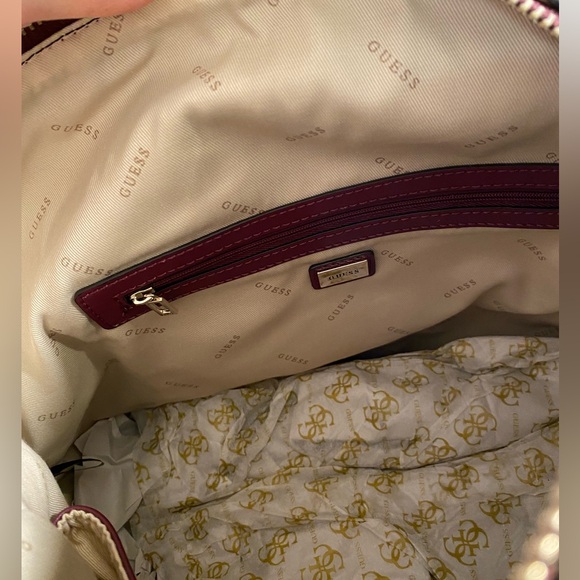 Guess MIA Hobo Shoulder Bag in faux leather, color brown model: MIA HOBO. NWT. - Picture 9 of 15